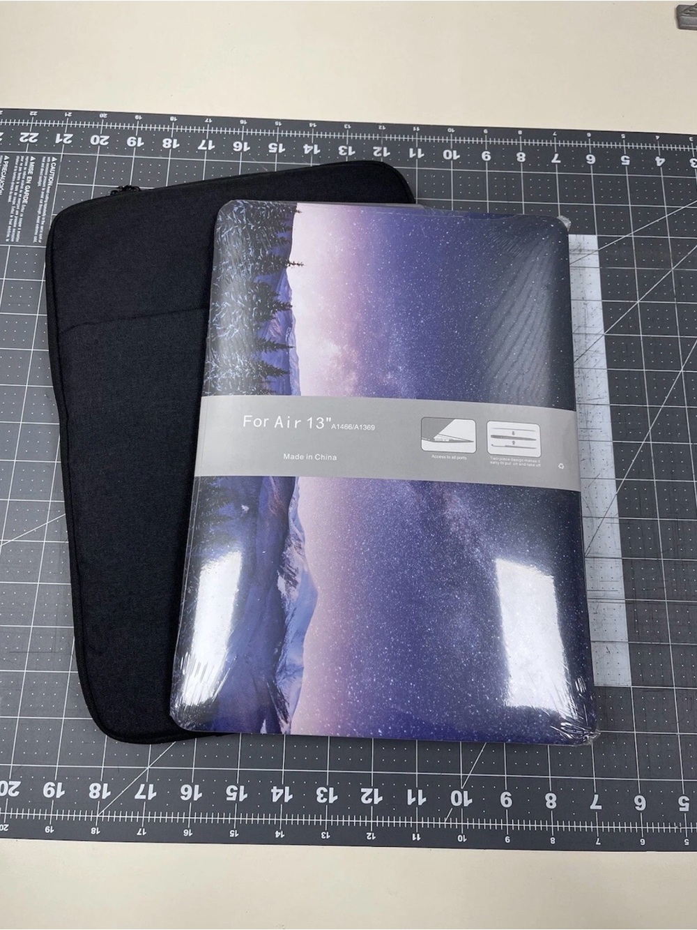 NEW Macbook Air 13” A1466/A1369 Case With Keyboard Cover And Carrying Case